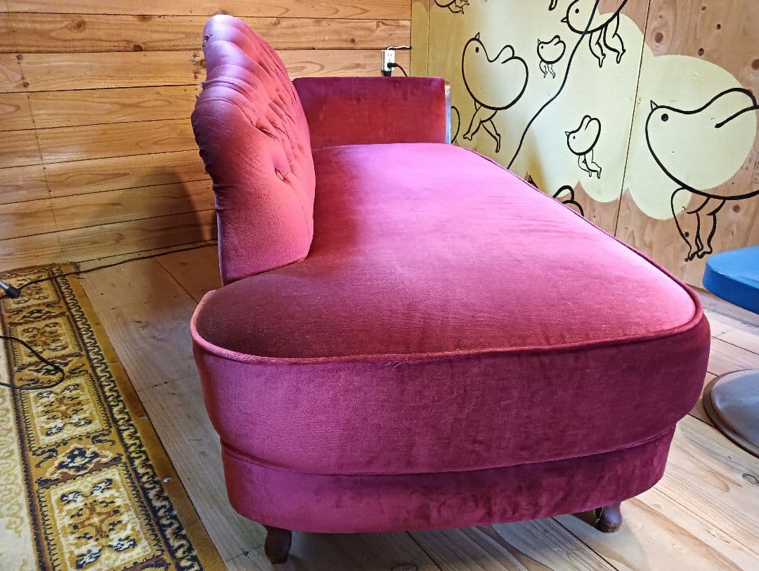 2-3人掛け　ワインレッド　ベルベットソファ　昭和ロマン