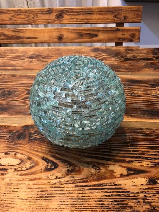 モザイクガラスのボールランプ