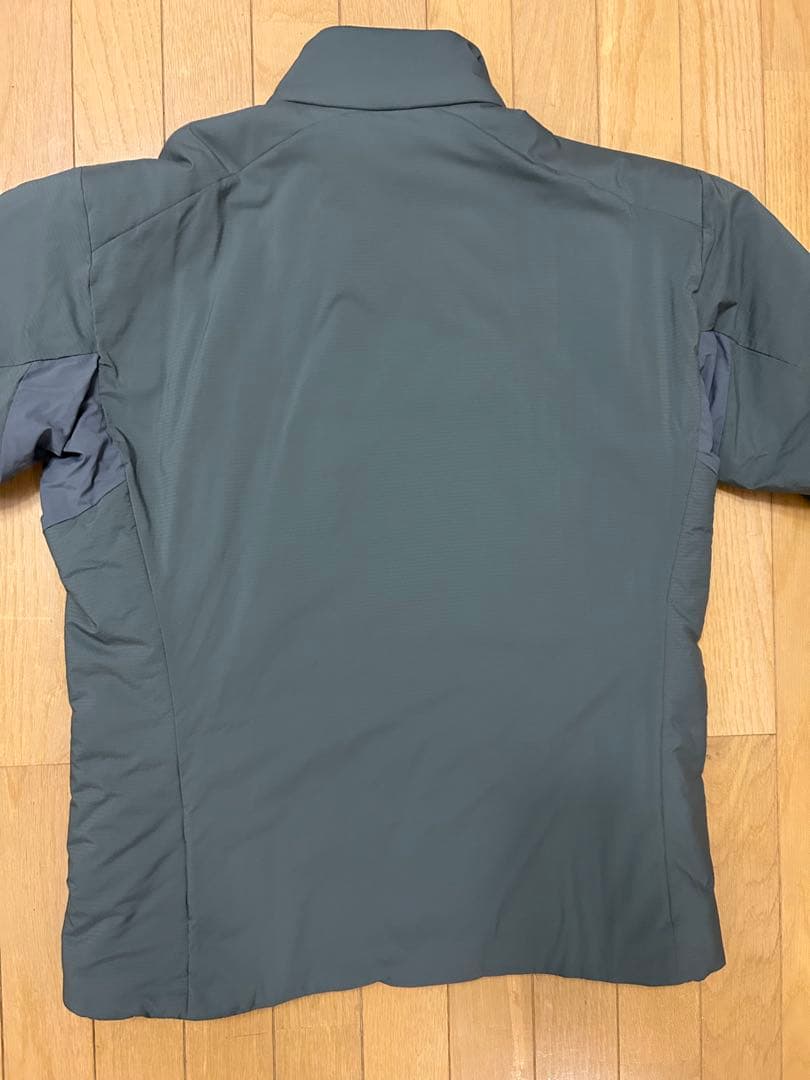 ジャケット・アウター ARC'TERYX ATOM AR JACKET