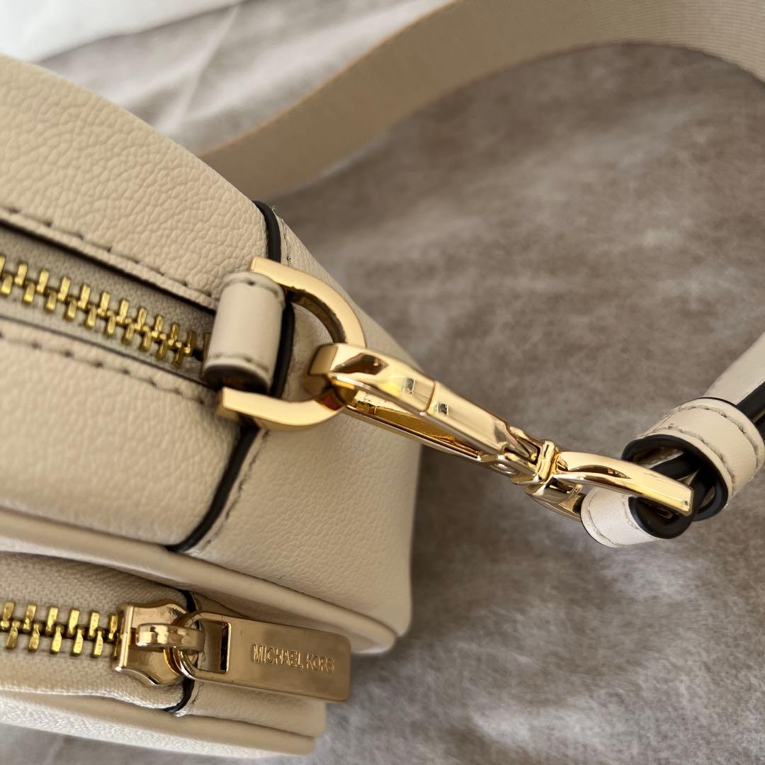MICHAELKORSボディバッグホワイト系袋付きマイケルコースショルダーバック
