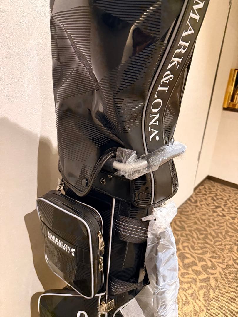 MARK&LONA スタンド付きキャディバッグ ブラック