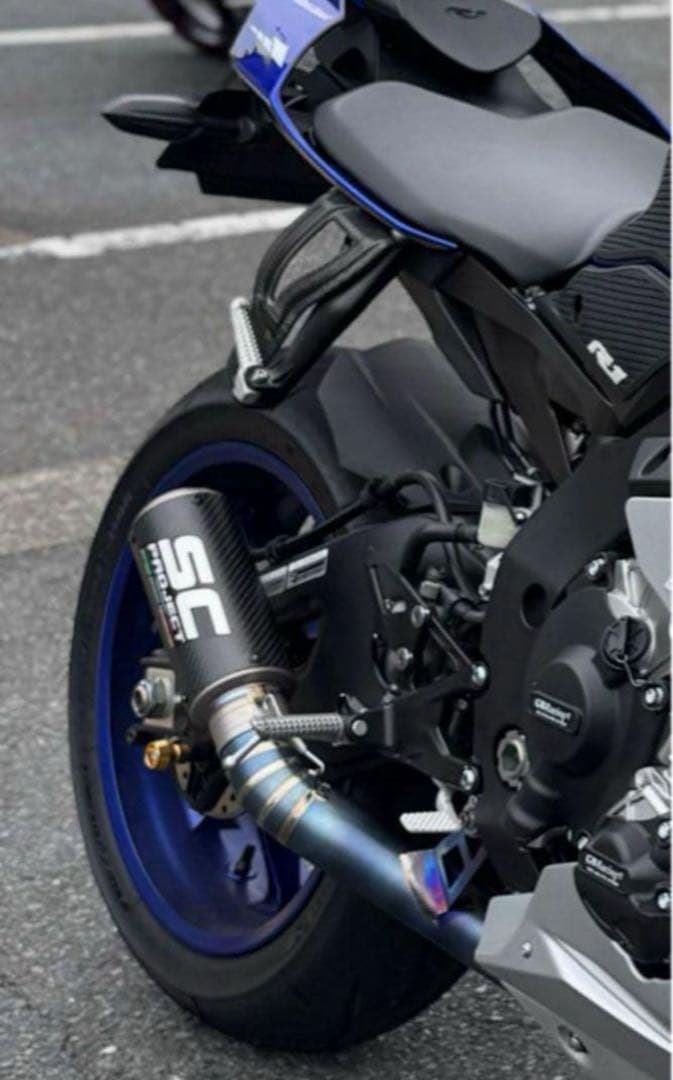 YZF-R1 中間パイプ ＆ サイレンサーセット（新品）
