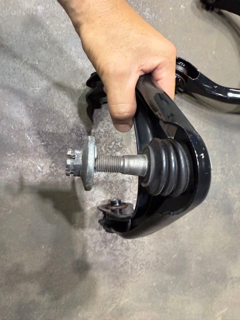 クラウンフロントアッパーアーム　左右