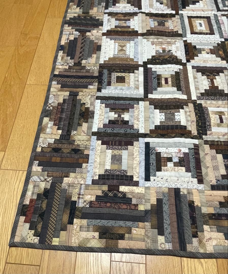 パッチワークキルト　タペストリー　ログキャビン