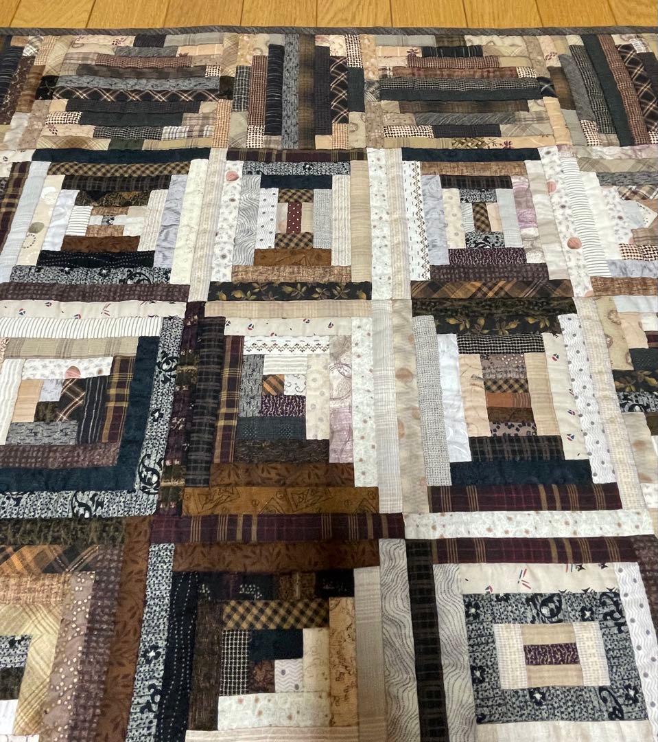 パッチワークキルト　タペストリー　ログキャビン