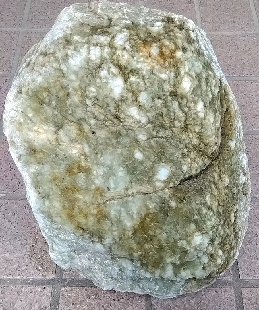 ★翡翠原石★糸魚川硬玉【大所川・川ズレ・転石ウブ17.8kg】