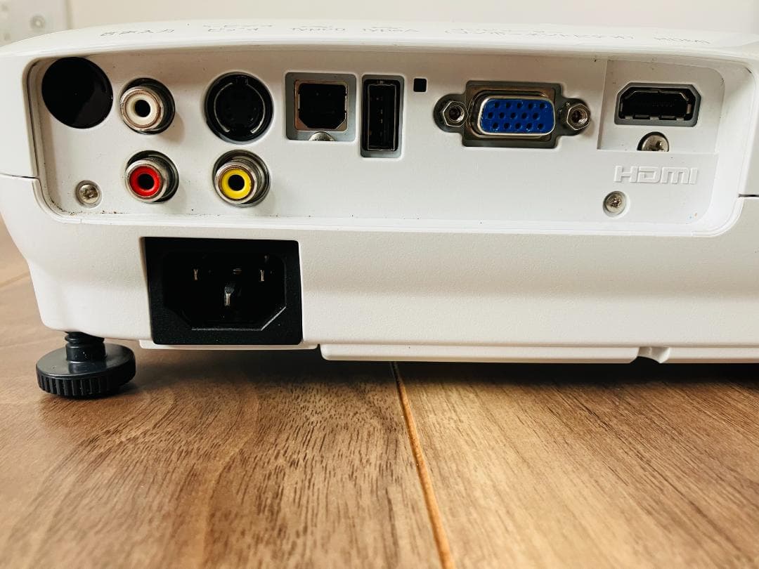 EPSON　プロジェクター　EB-X8