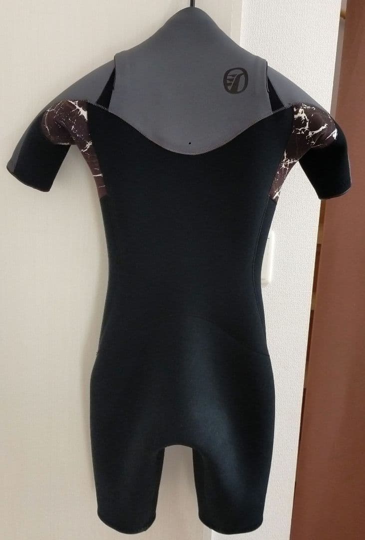 Rincon ショートスリーブウェットスーツ 黒・グレー