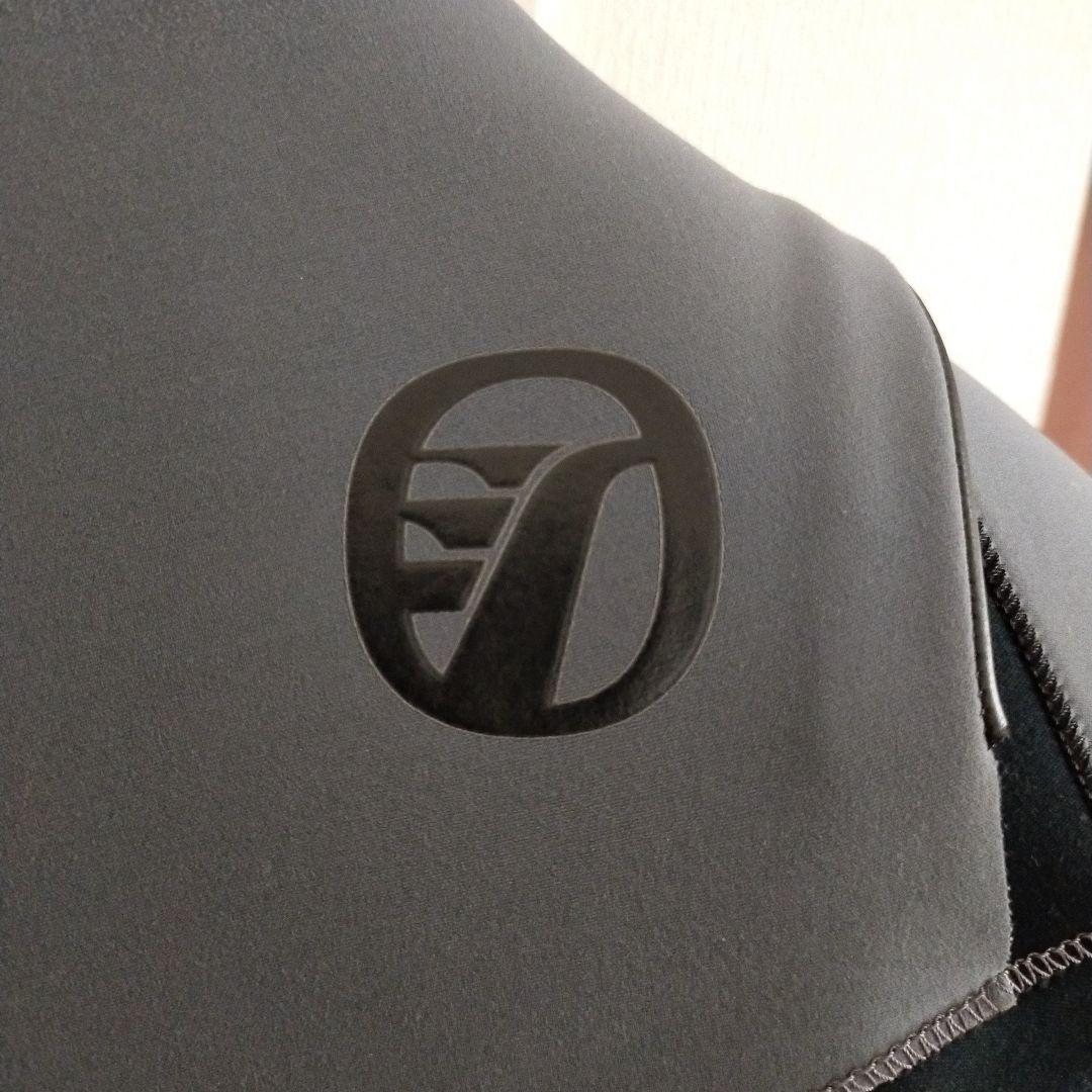 Rincon ショートスリーブウェットスーツ 黒・グレー