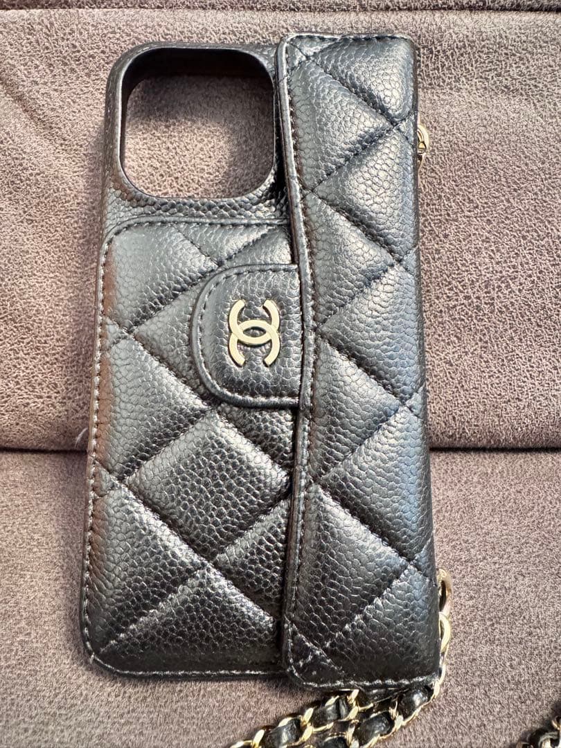 CHANEL iPhoneケース　キャビアスキン　15 pro Max