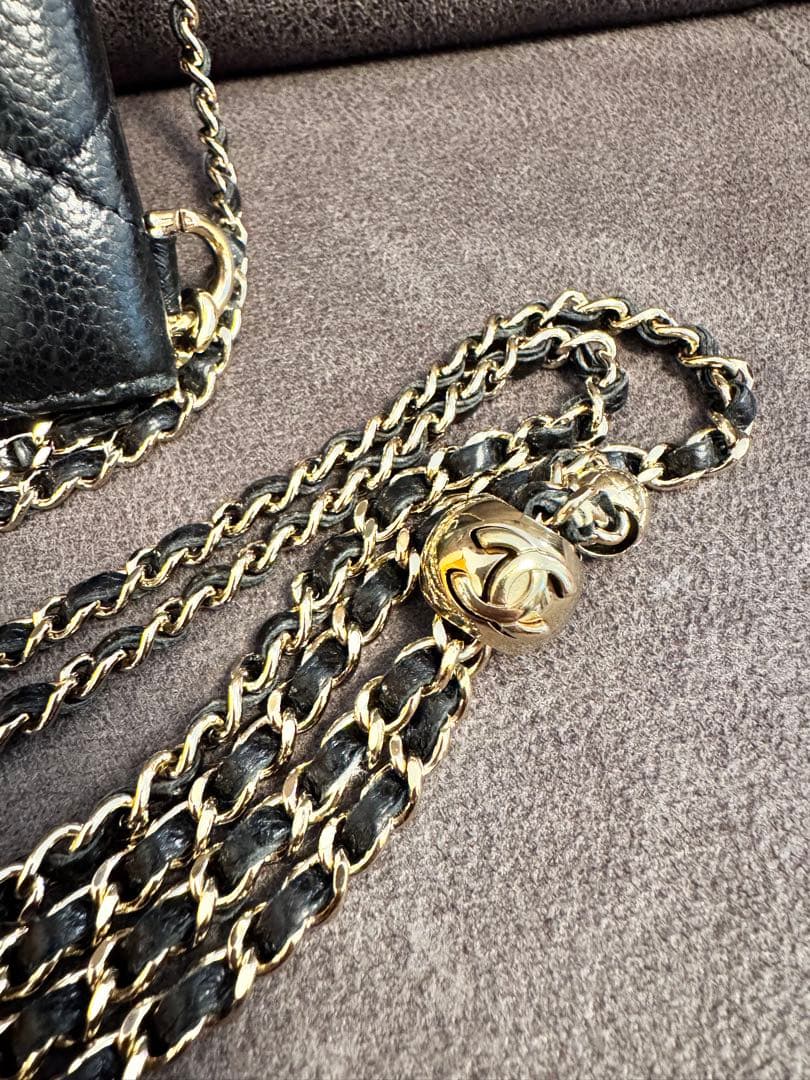 CHANEL iPhoneケース　キャビアスキン　15 pro Max