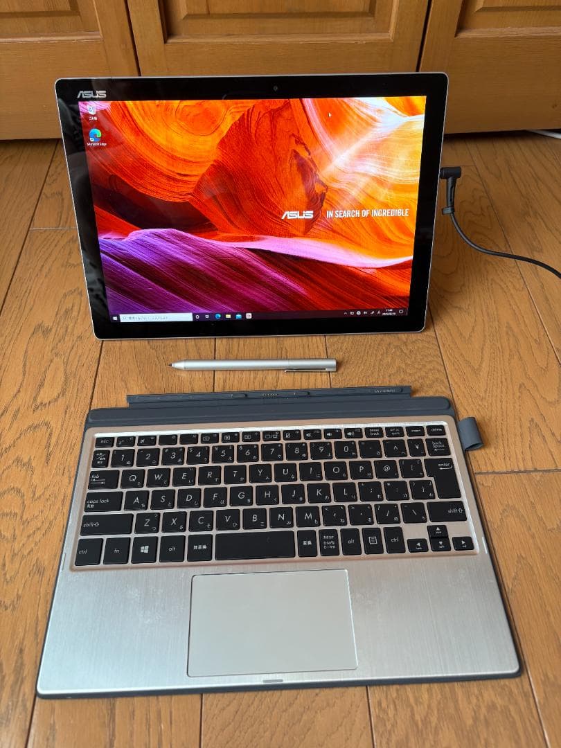 Windowsタブレット本体 ASUS TransBook T304UA-7100