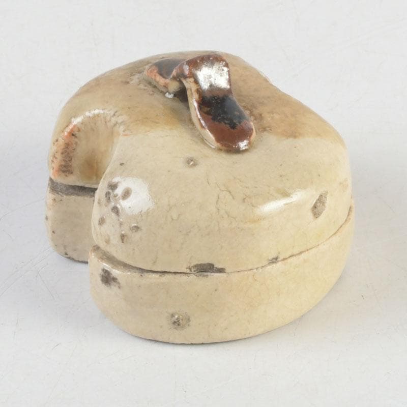 茶道具　加藤春岱作　瀬戸織部　分銅香合　時代箱　V　9896