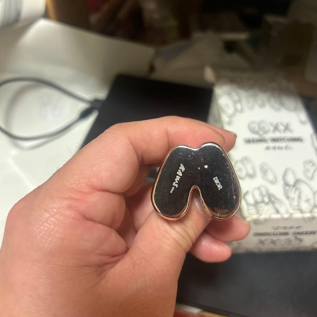 kaws dior 香水入れ