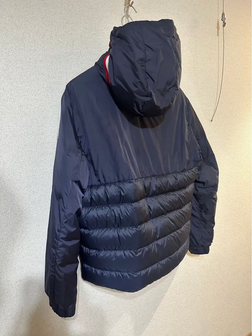 美品　MONCLER ネイビー ダウンジャケット フード付き