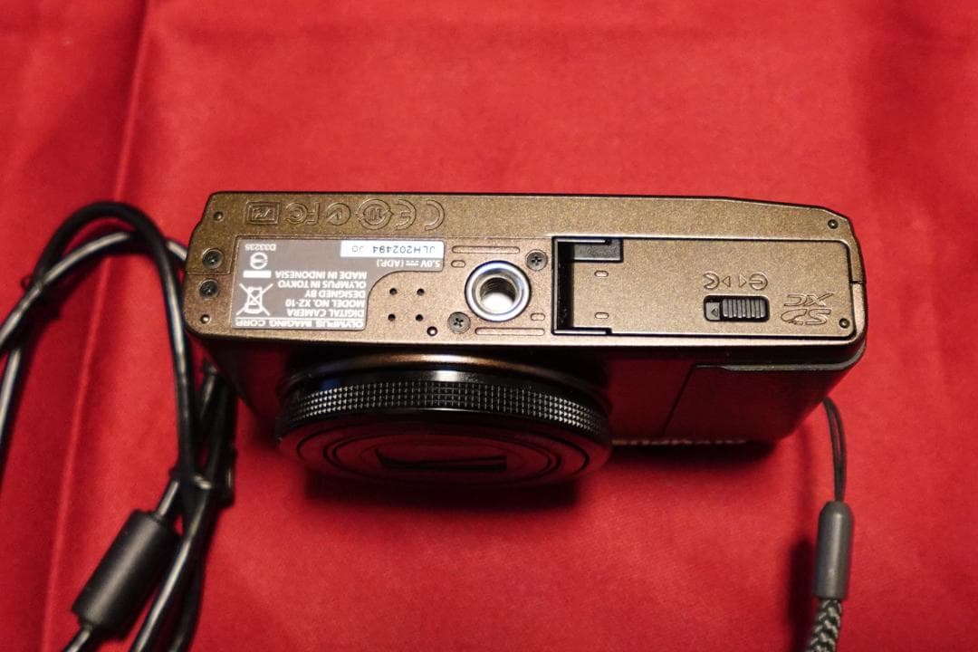 美品！OLYMPUS STYLUS XZ-10 コンパクトデジタルカメラ