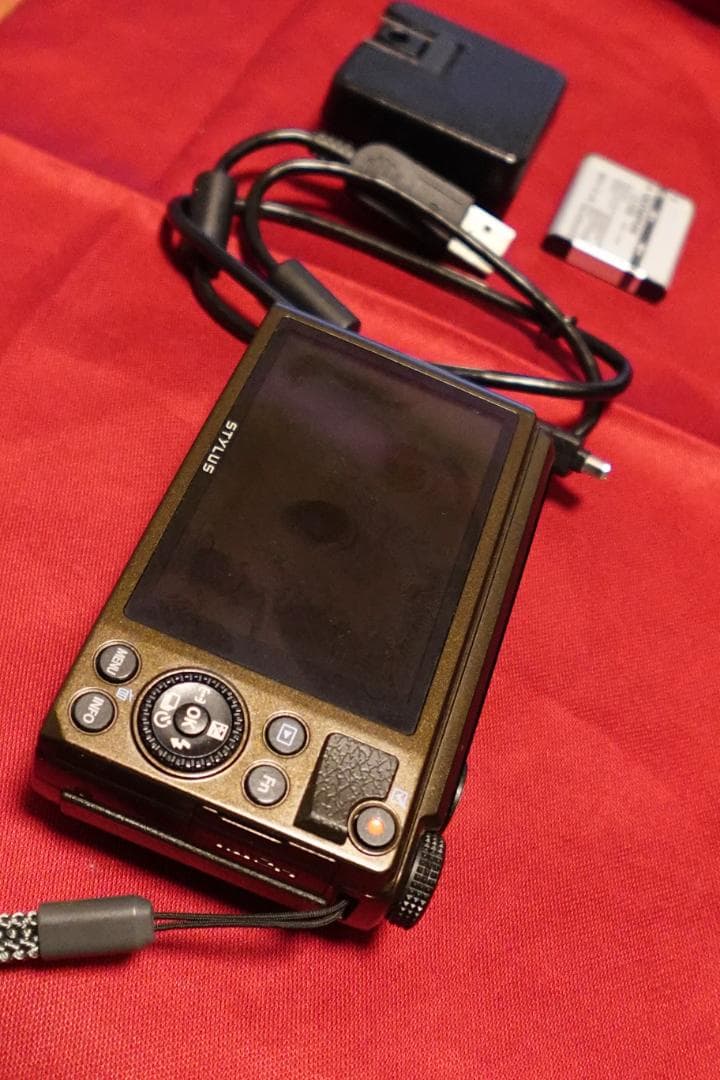 美品！OLYMPUS STYLUS XZ-10 コンパクトデジタルカメラ