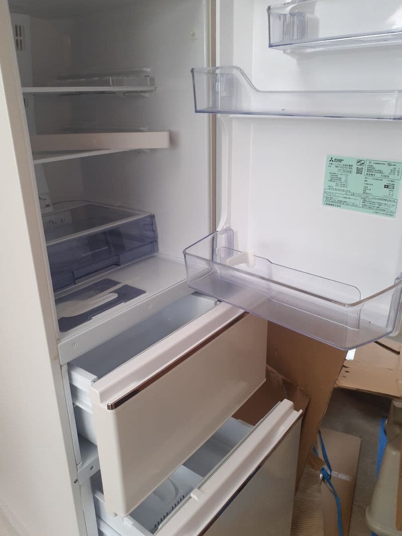 三菱冷蔵庫　272L 3ドア　2019年