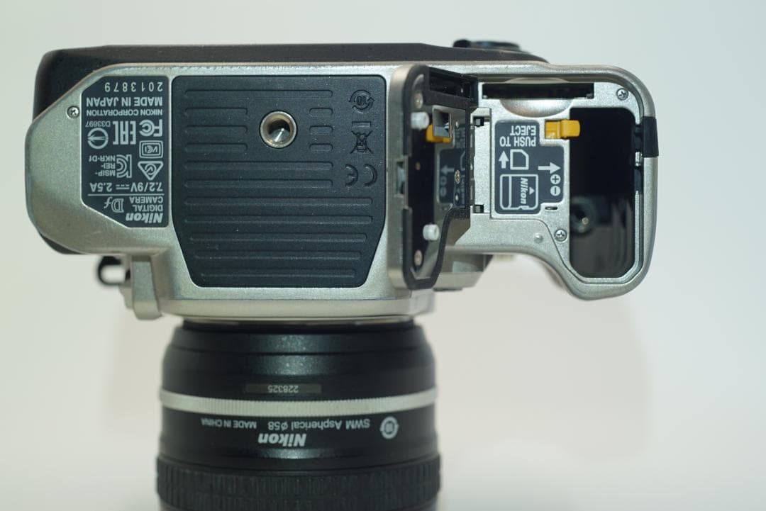 Nikon DF Special Edition シルバー　レンズ付