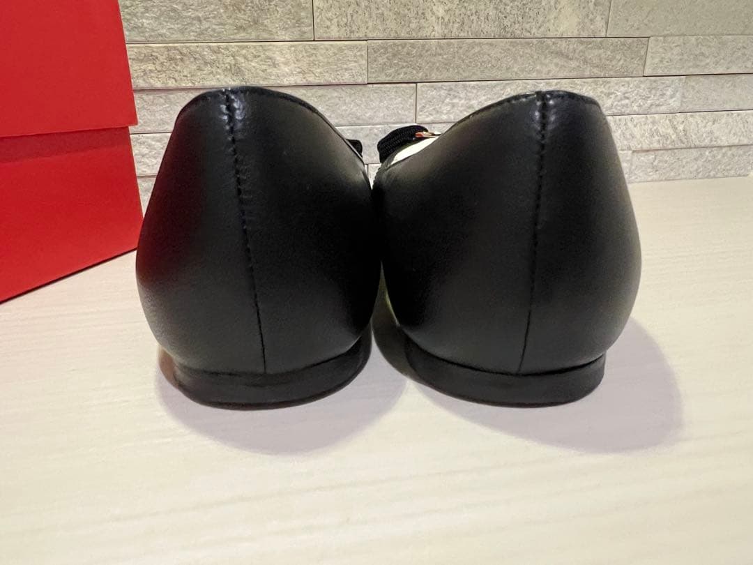 極美品　サルヴァトーレフェラガモ　フラットシューズ　バレエシューズ