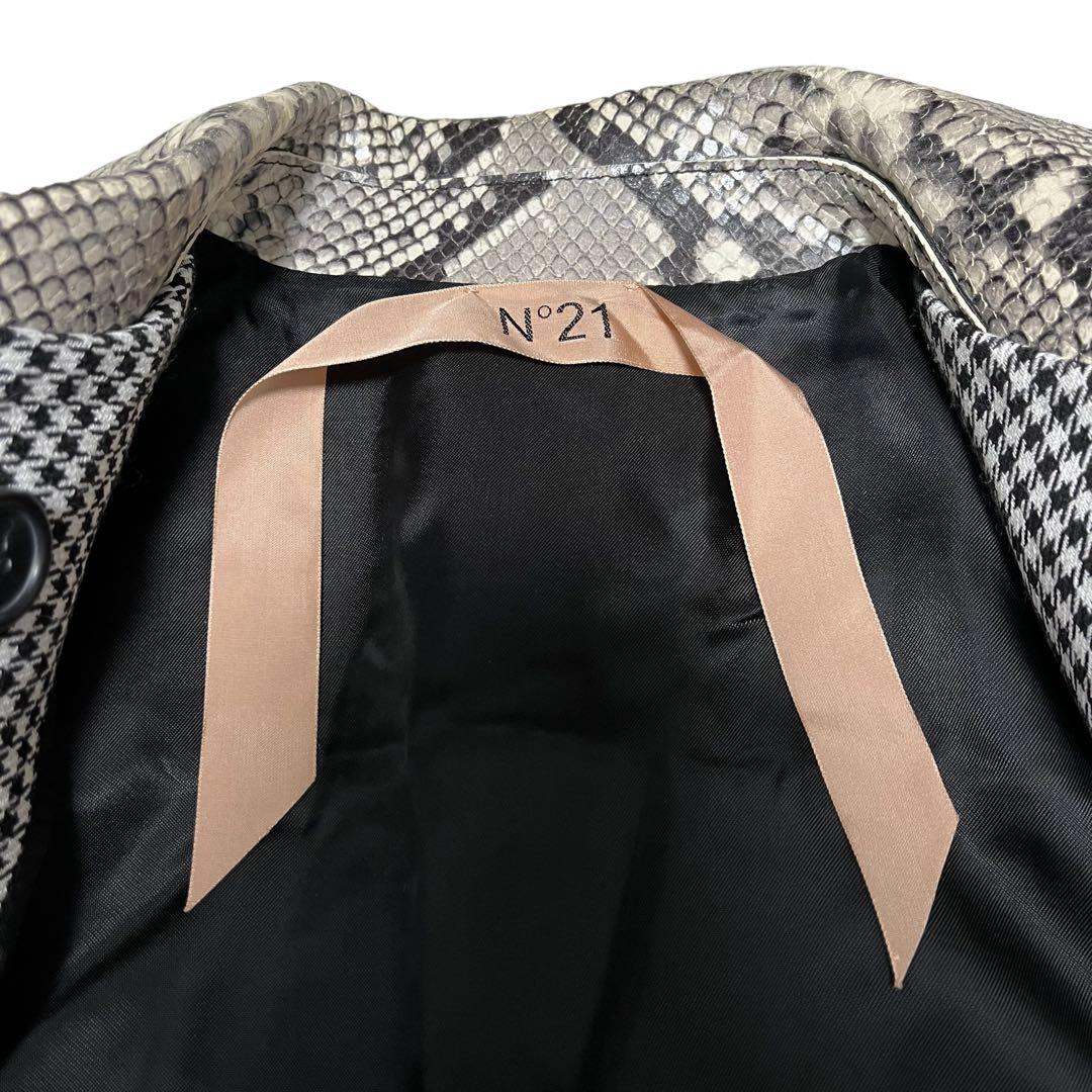 N°21 ヌメロヴェントゥーノ ピーコート パイソン チェック ボーダー 羊革