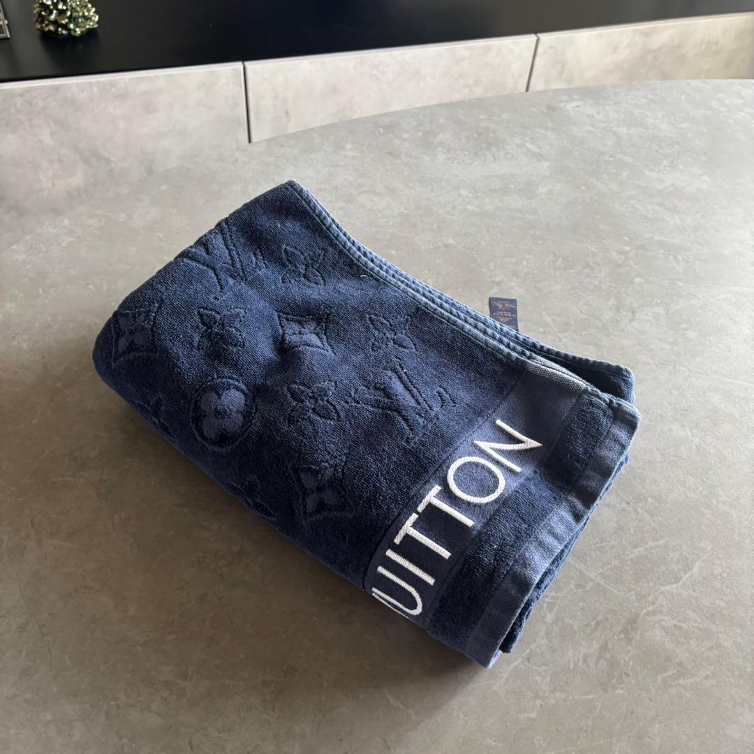 Louis Vuitton ルイヴィトン　ビーチタオル・LV バケーション