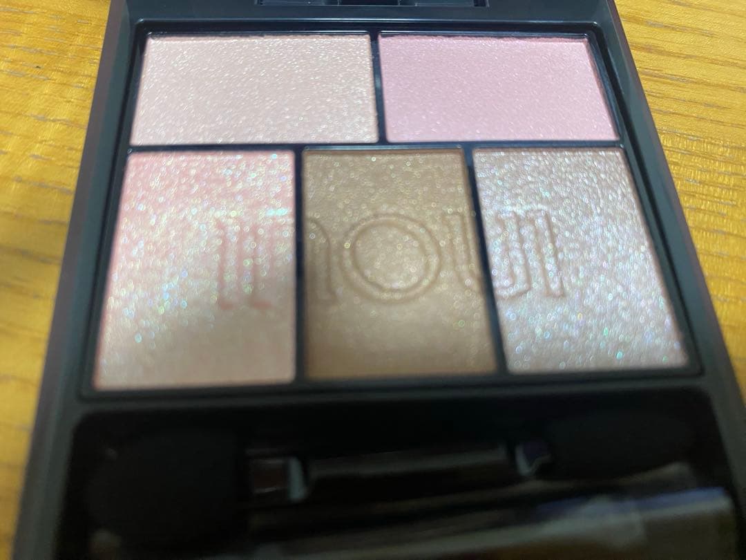 新品未使用　INOUI アイズ 09　完売 限定色　アイシャドウ