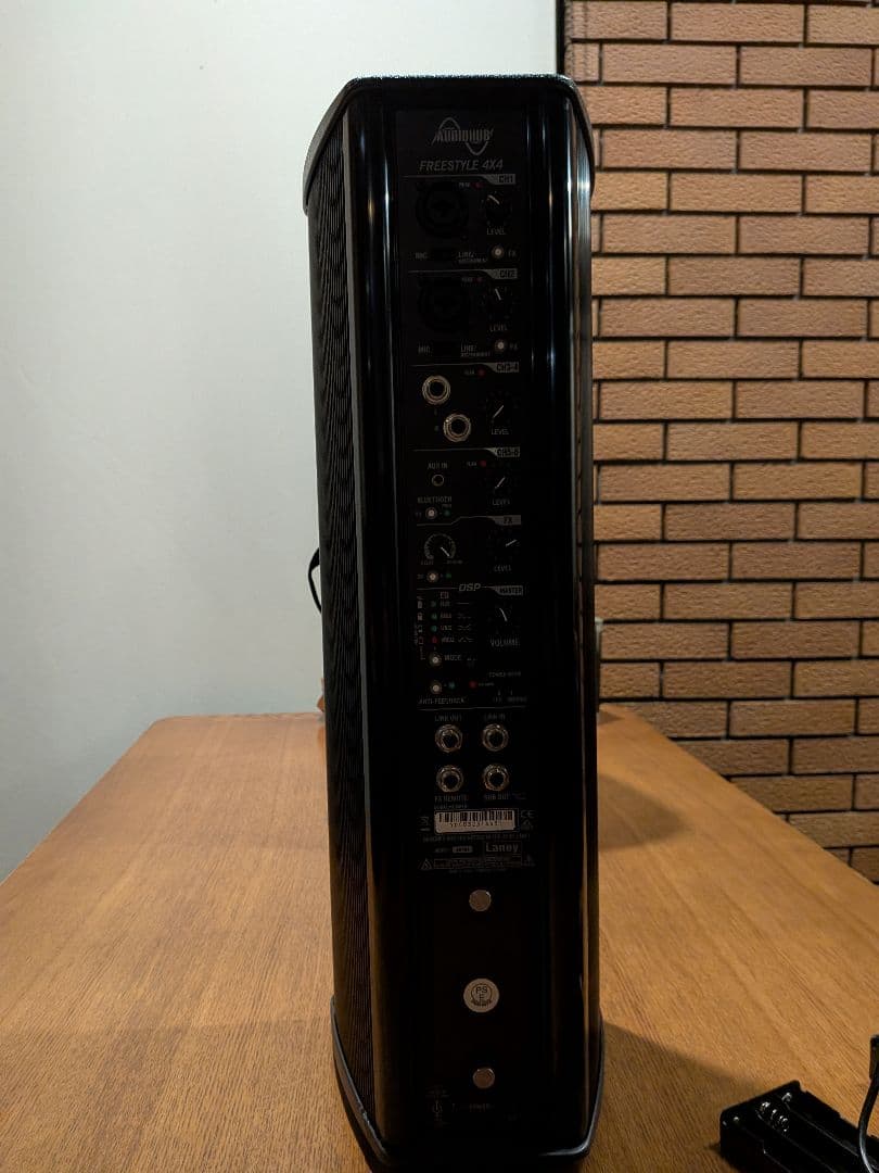 Laney 4×4 パワードスピーカー