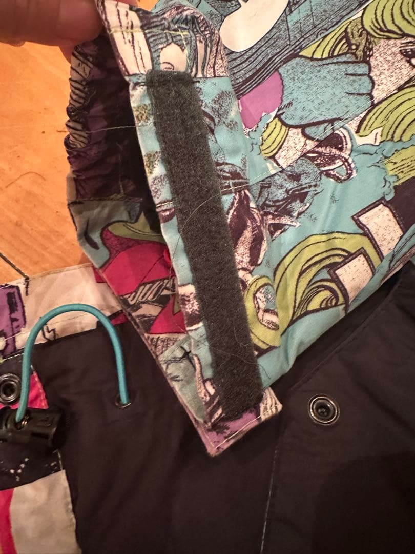 Burton コミックプリント スノーボードウェア 男性用　バートン　レディース