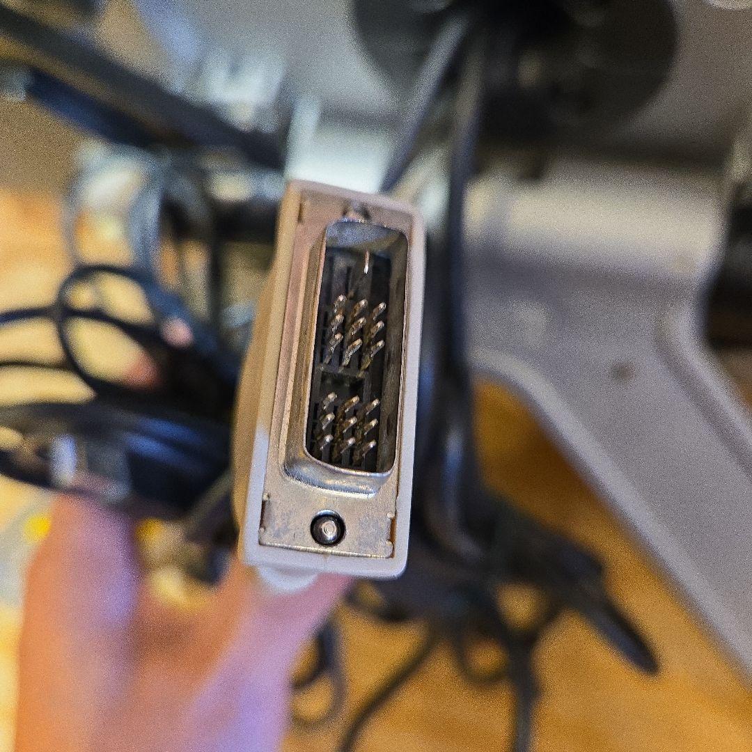 【A】Wacom 液晶タブレット Cintiq 22HD DTK-2200