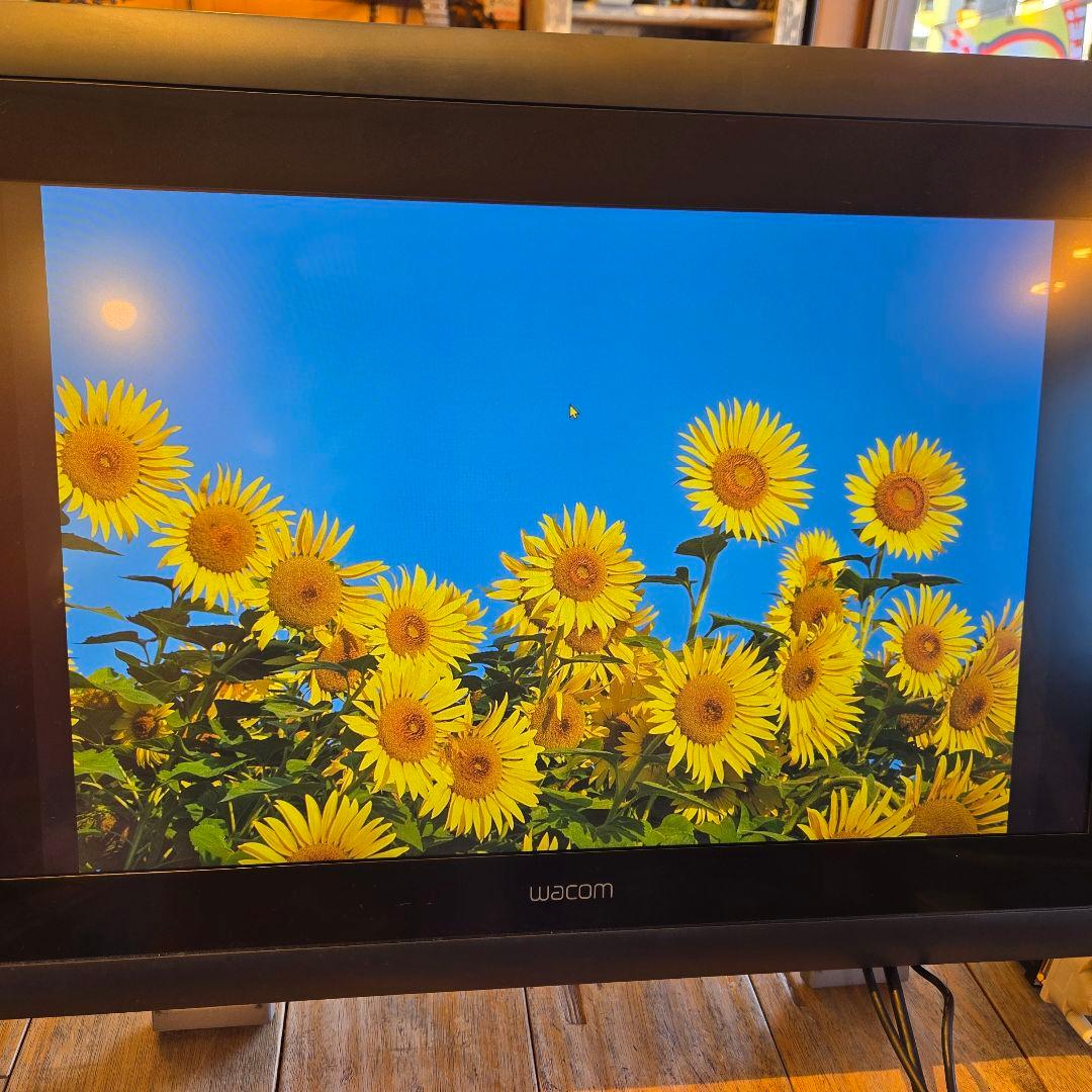 【A】Wacom 液晶タブレット Cintiq 22HD DTK-2200