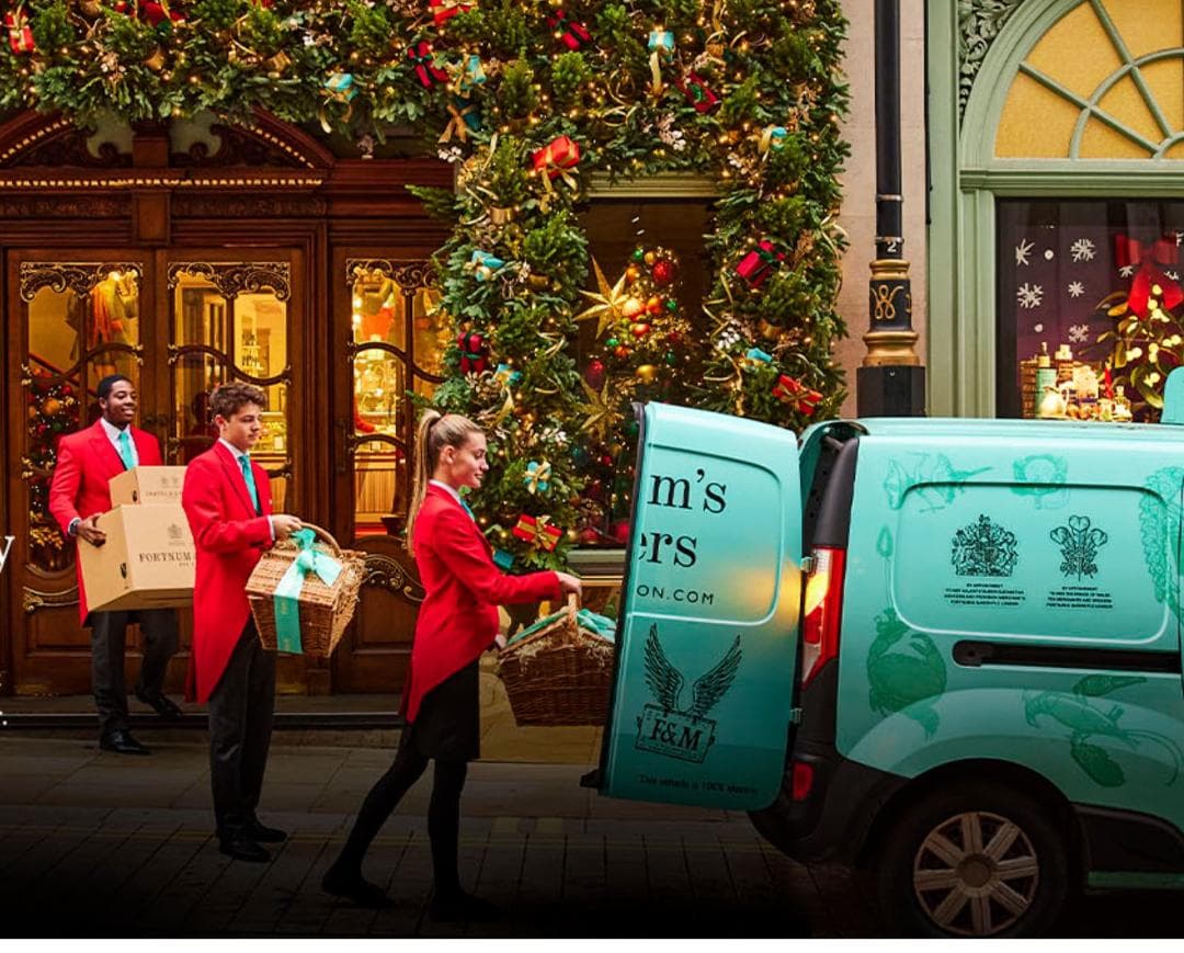 さ*ん様 新登場!!蓋にバックルが!冒険にリビングにウイッカーバスケット屋根上開