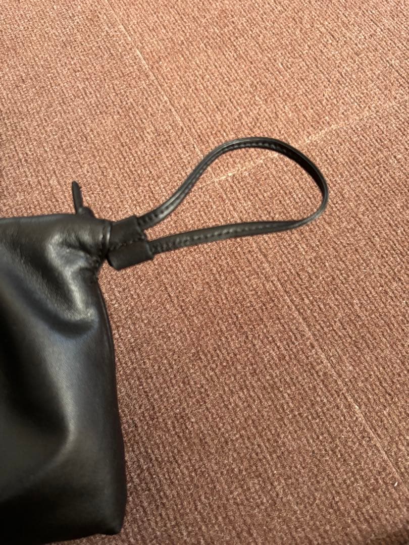 russet レザー巾着4WAYミニショルダーバッグ【ブラック】