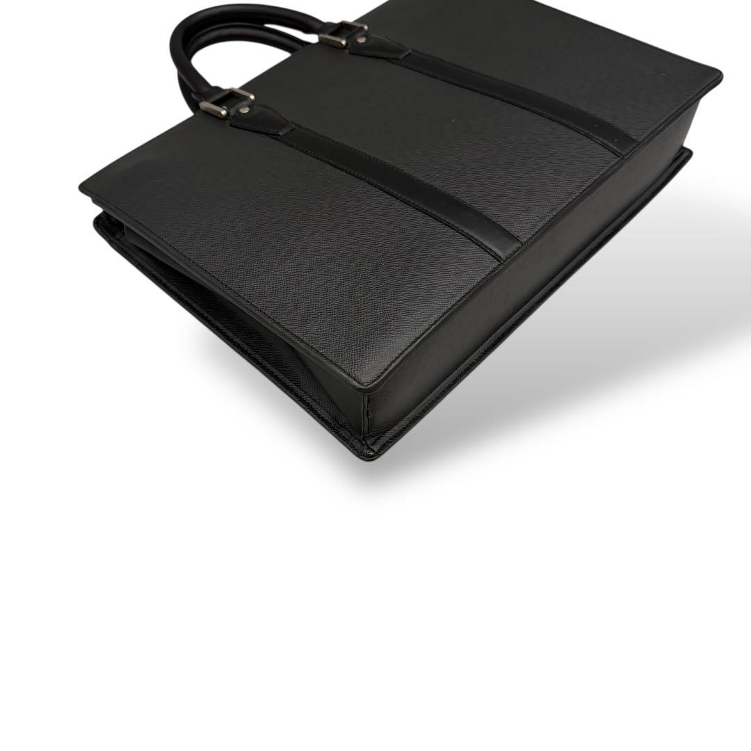 新型/美品　ルイヴィトン　タイガ　ポルトドキュマン　ロザン　ハンドバッグ