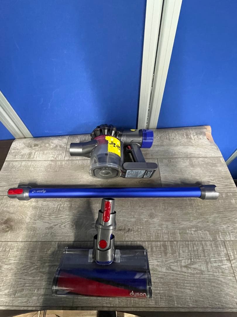 Dyson ダイソン　SV11コードレスクリーナー　グレー/ブルー