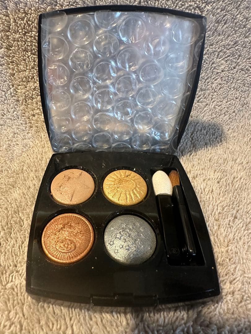 レ キャトル オンブル ブトン No.229