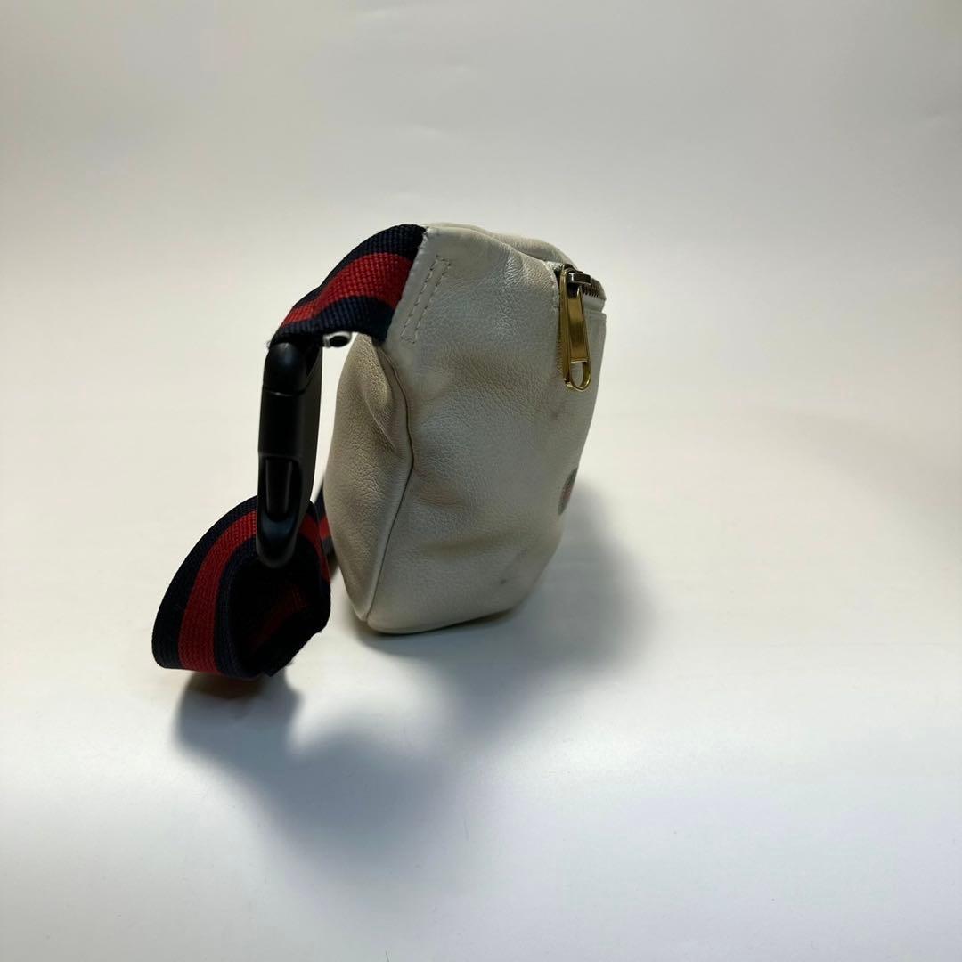 k70【美品】グッチ　ロゴプリント　レザー　シェリーライン　ボディバッグ