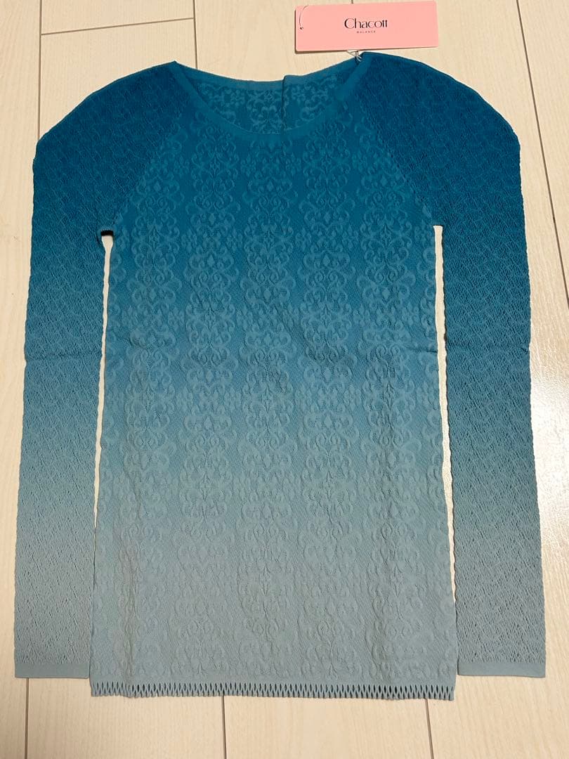 未使用チャコットChacottノーソーイングニット　グラデーションクルーネック