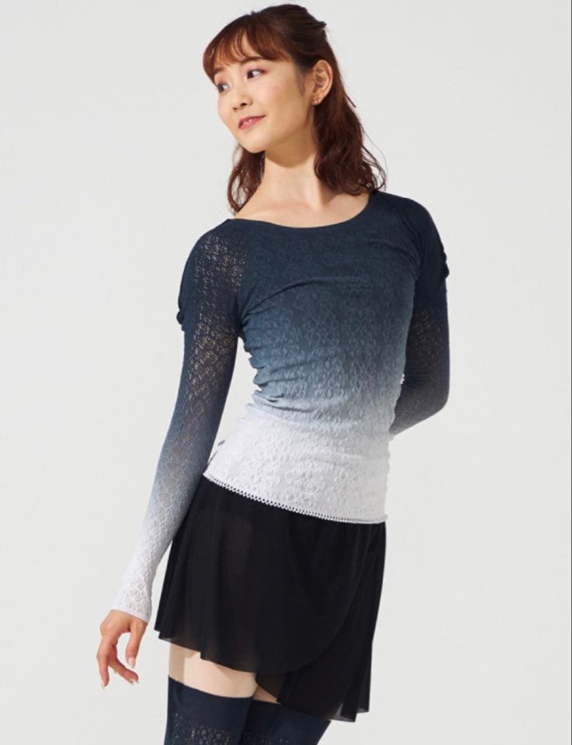 未使用チャコットChacottノーソーイングニット　グラデーションクルーネック