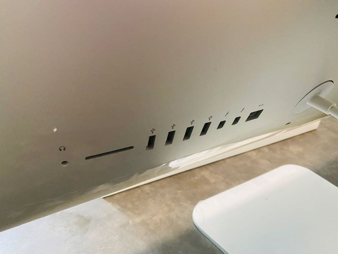 iMac 21.5インチ LED バックライトディスプレイ