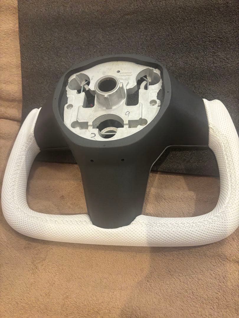 新品★TESLA ヨークハンドル ヒーター機能付き モデル3 　Y