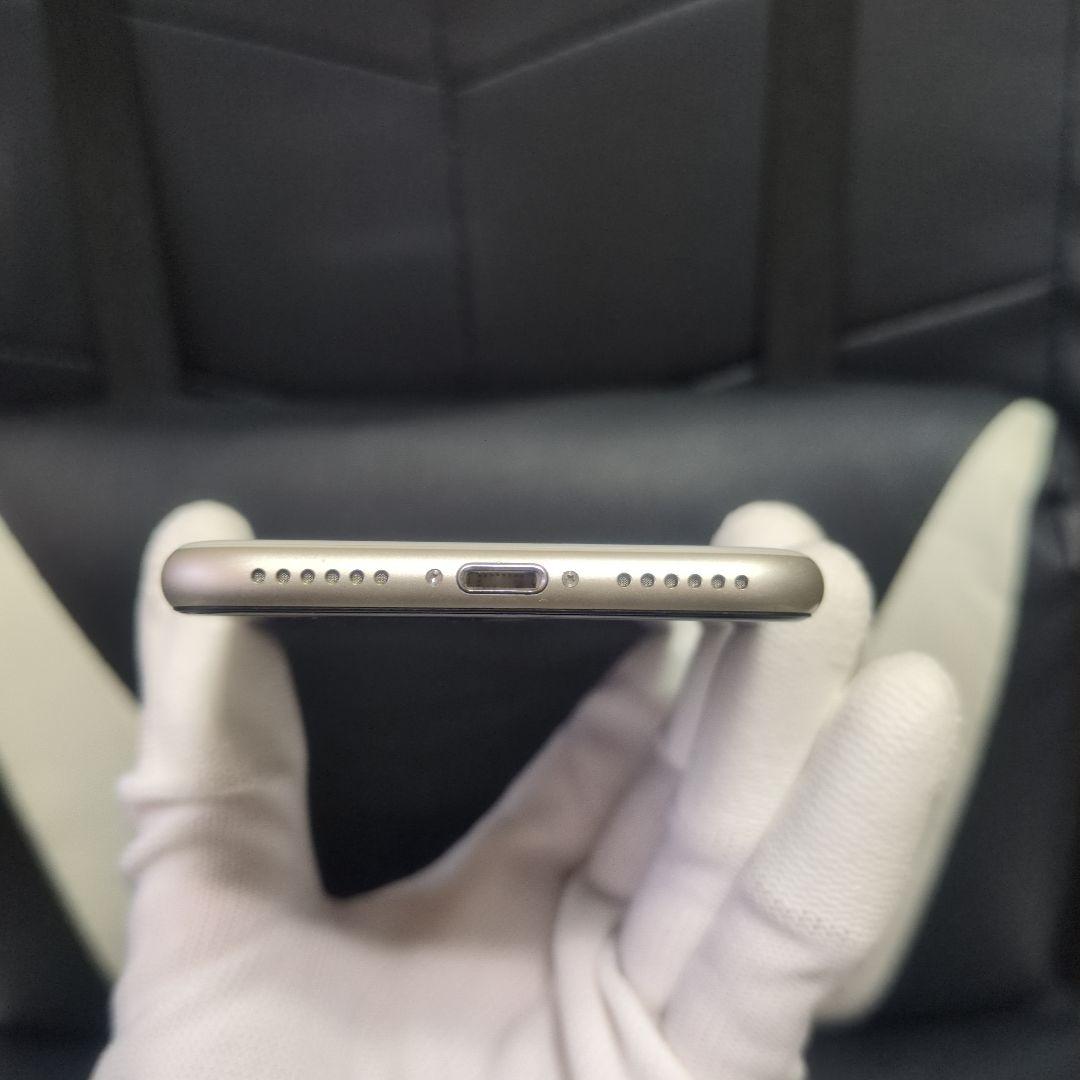 89 画面傷無 iPhone　se3 第3世代　64gb SIMフリー　白　ホワ