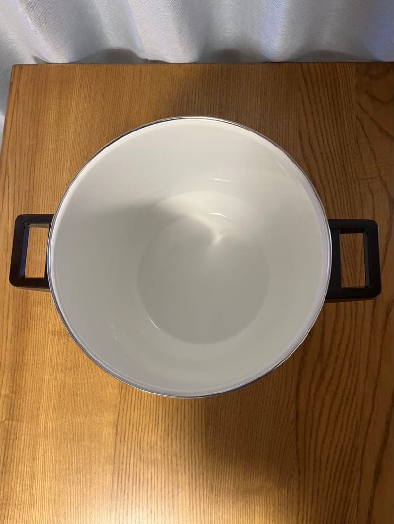 ホーロー　両手鍋　レトロ柄