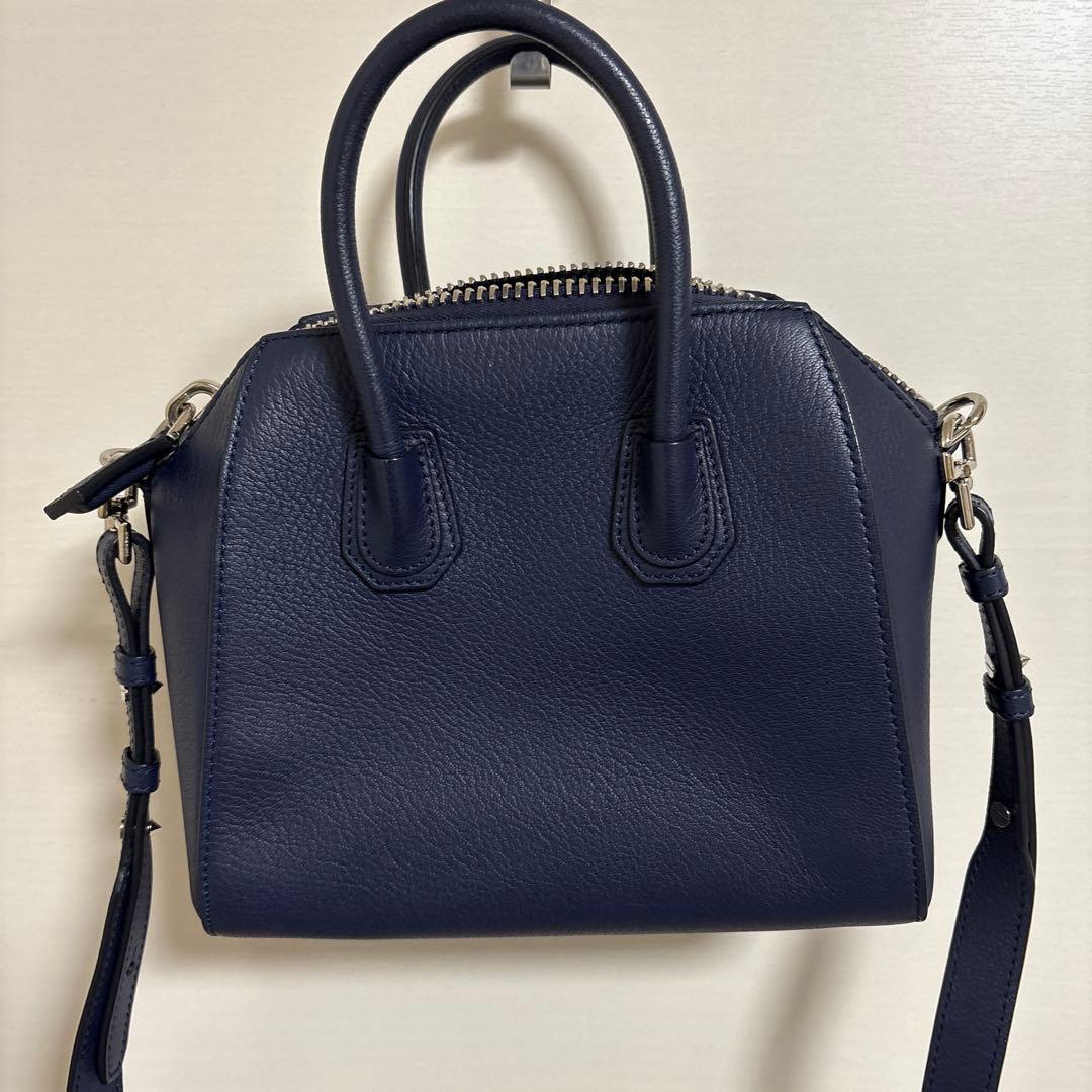 ジバンシイ　アンティゴナミニ