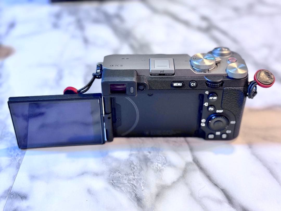 【SONY】ソニー α7CIIミラーレス一眼 ボディのみ 極美品 おまけ付き