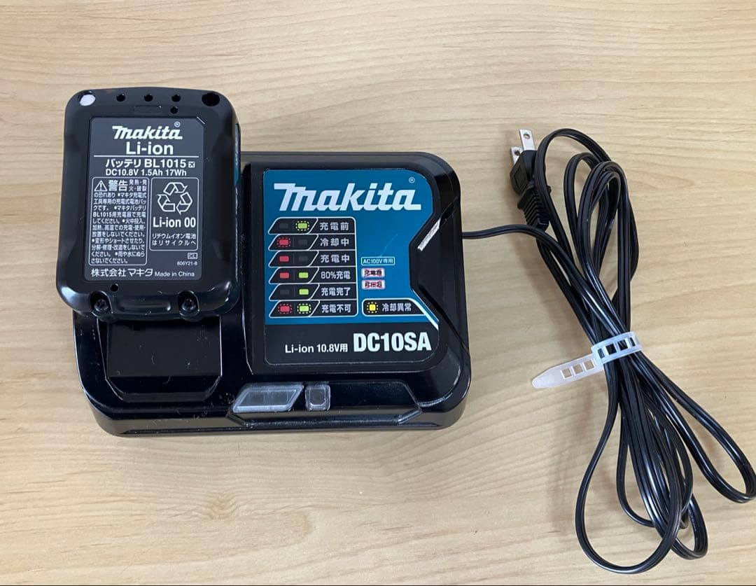 【稼働品】マキタ 充電式クリーナー CL107FD 充電器 バッテリー付き掃除機