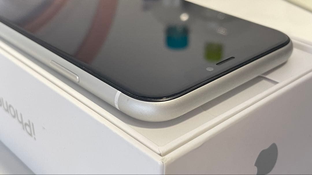 Apple iPhone XR SIMフリー　ホワイト 美品