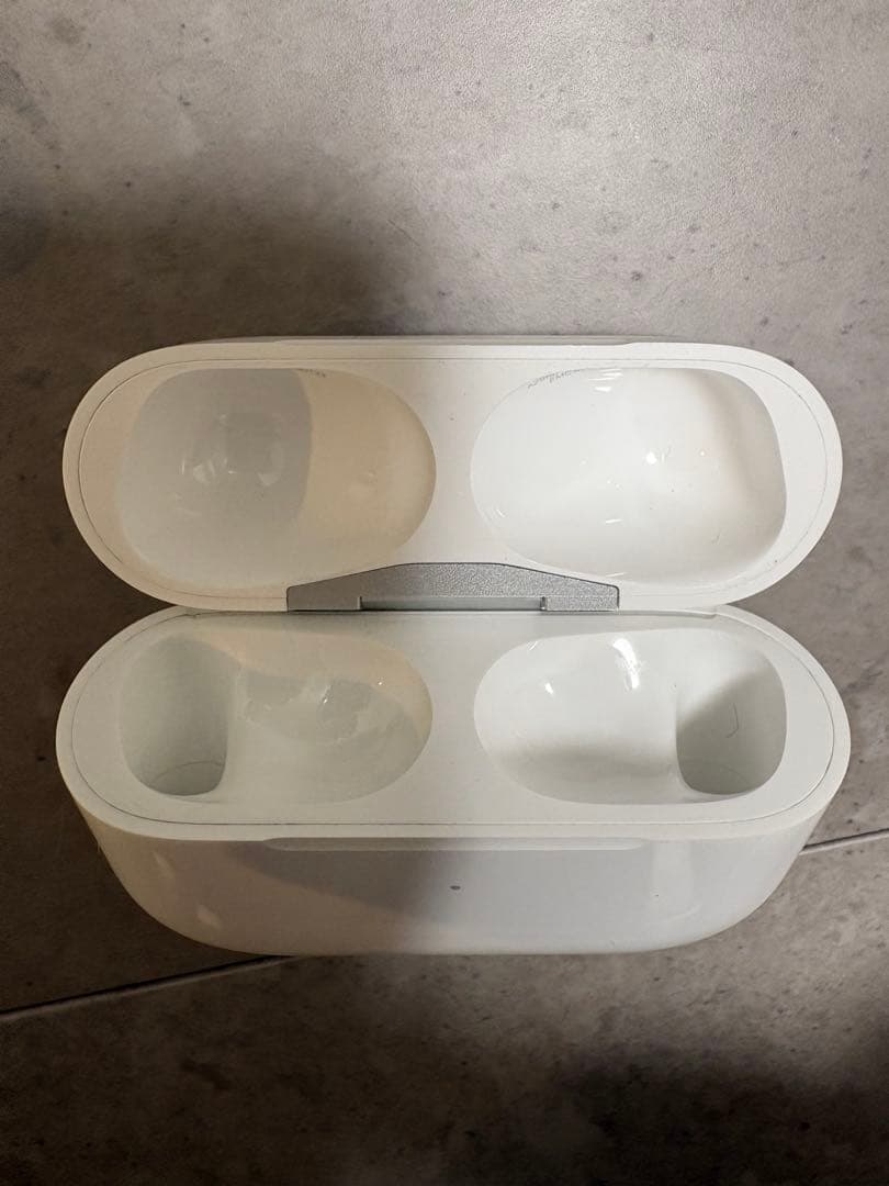 K*8様 AirPods Pro2 本体 箱、ケーブル付き