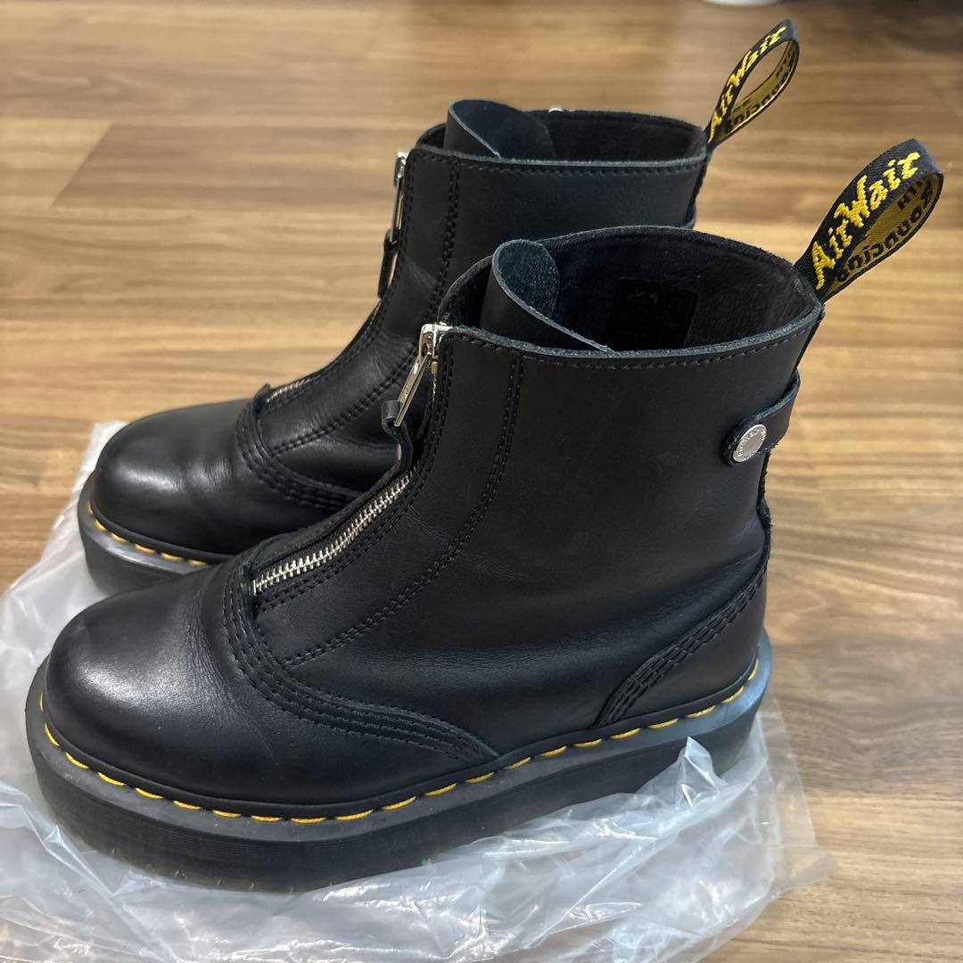ドクターマーチン厚底ブーツ ジッパー、おまけ付き