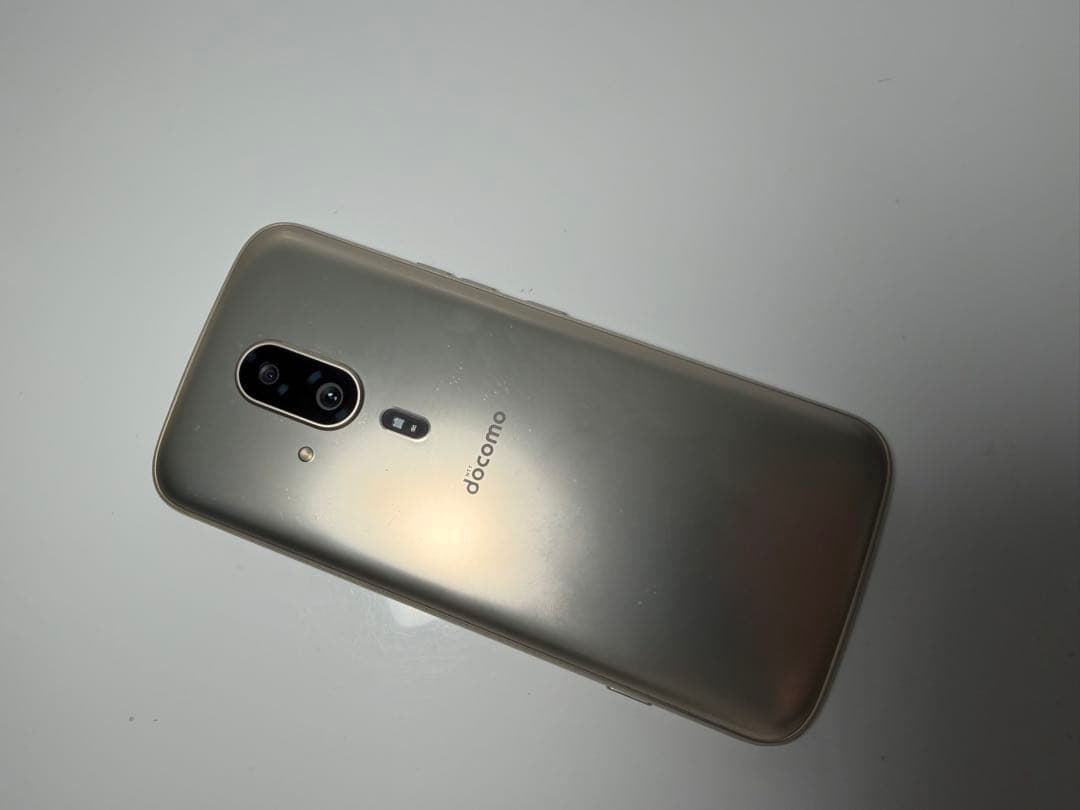 NTT docomo らくらくスマートフォン F-53E ゴールド